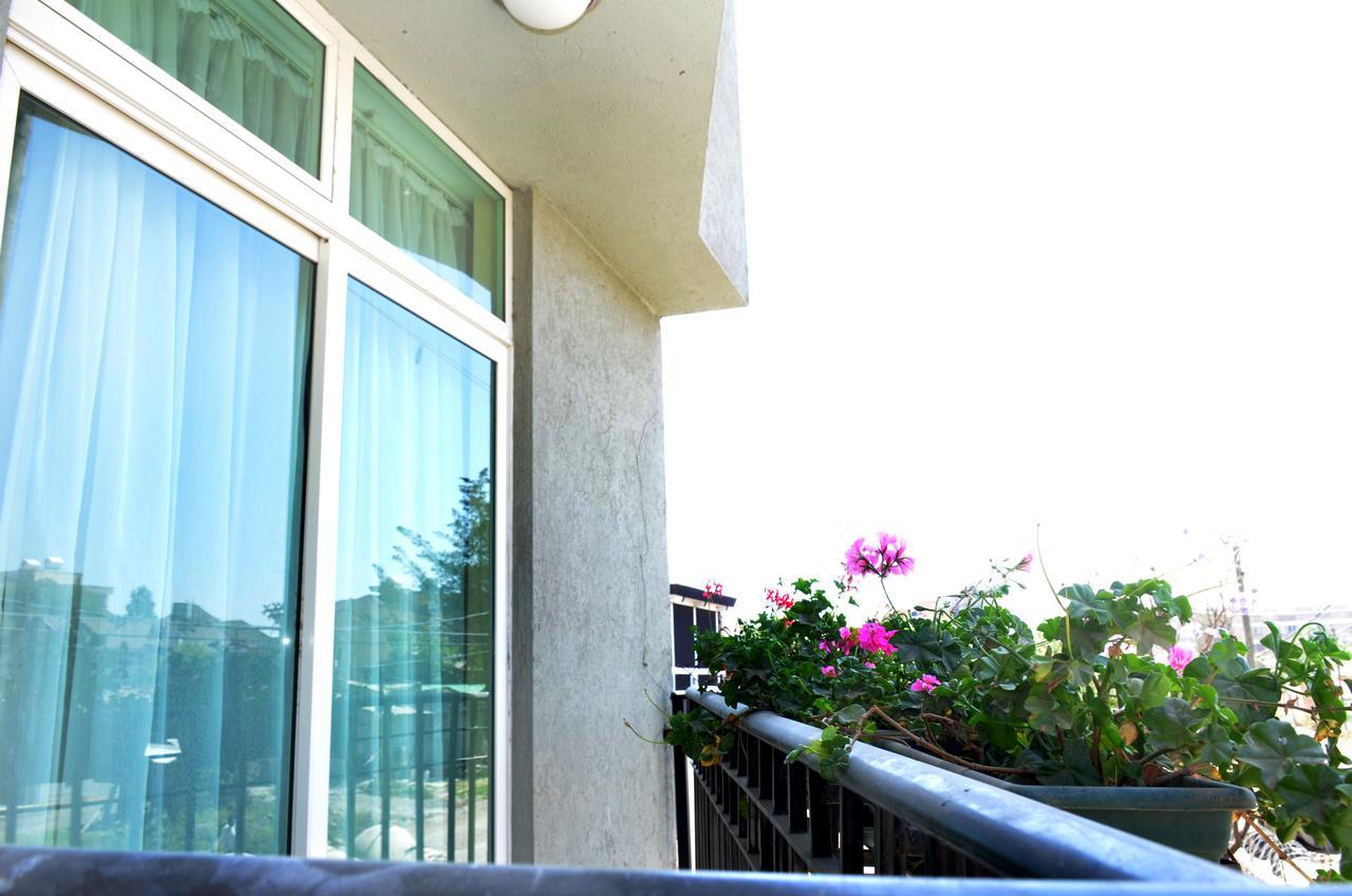 Melodie Hotel Addis Ababa Bagian luar foto