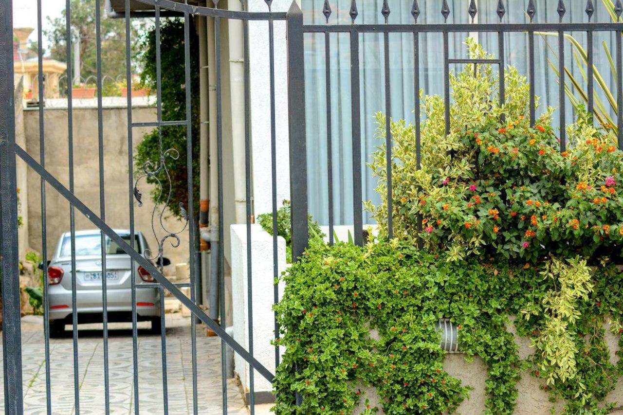 Melodie Hotel Addis Ababa Bagian luar foto