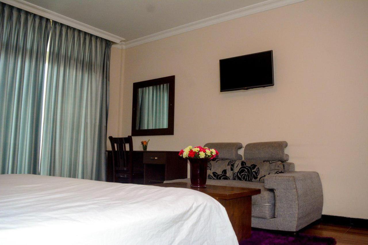 Melodie Hotel Addis Ababa Bagian luar foto