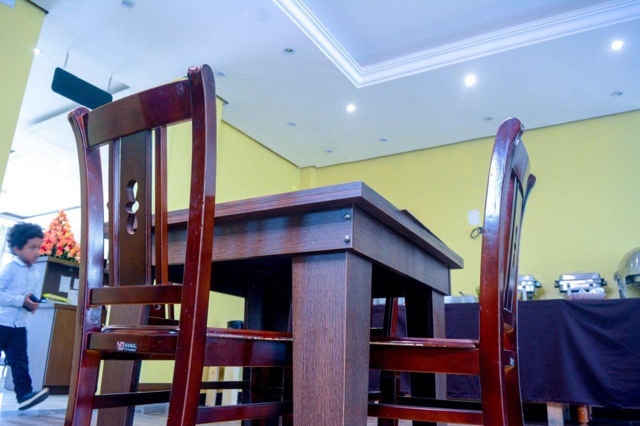 Melodie Hotel Addis Ababa Bagian luar foto