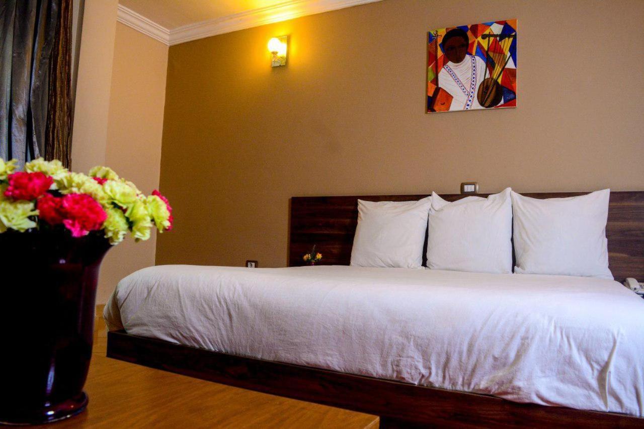 Melodie Hotel Addis Ababa Bagian luar foto