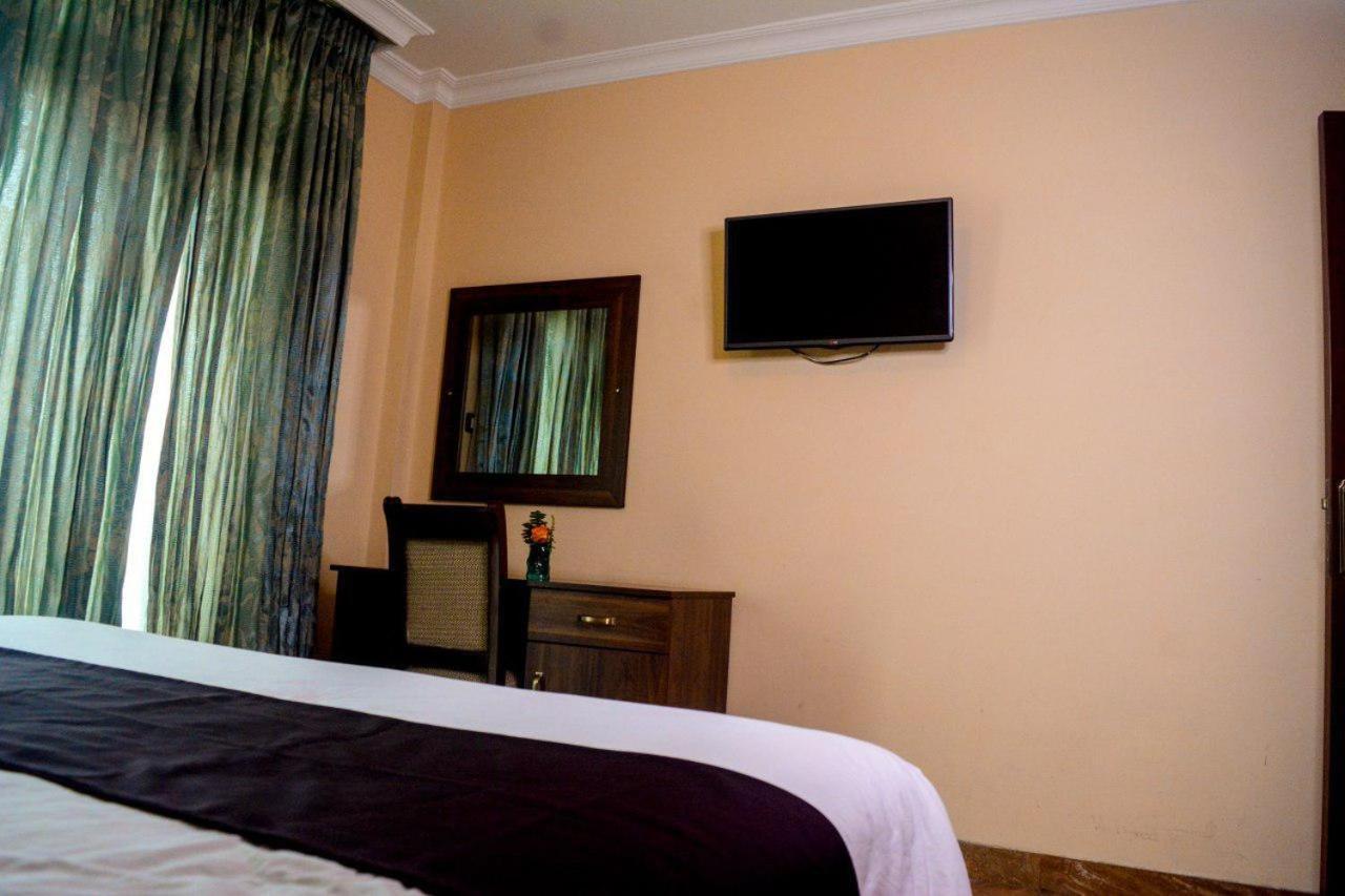 Melodie Hotel Addis Ababa Bagian luar foto